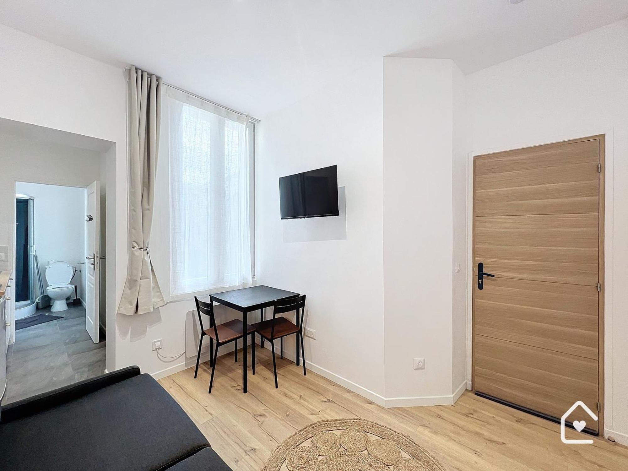 Studios - 1 Min Gare Chatellerault - Entree Autonome - Exterior foto